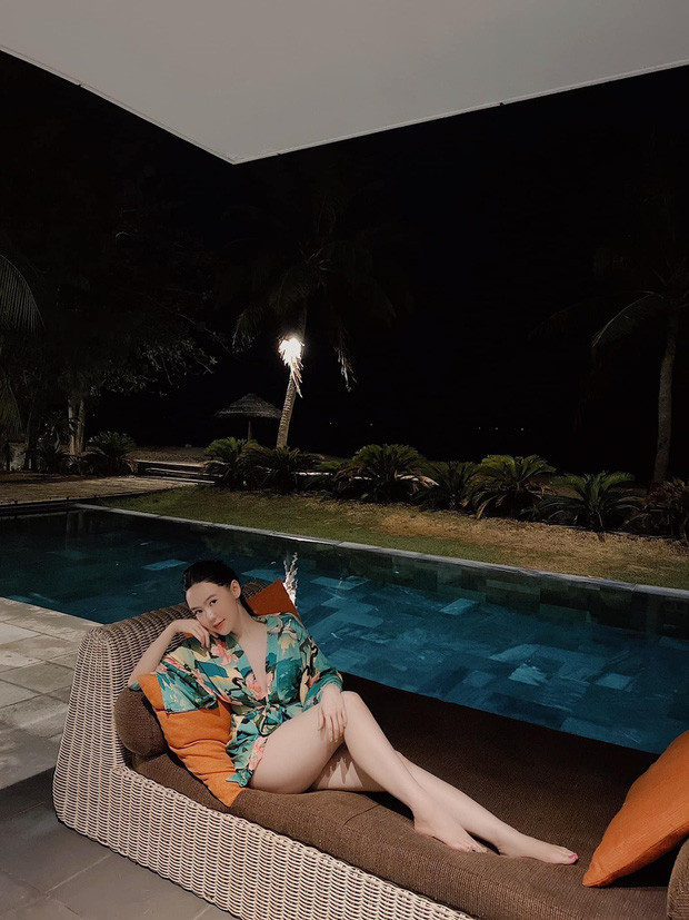 Con dâu "ông trùm" điện tử Sài Gòn cũng được mến mộ bởi thân hình 3 vòng đâu ra đấy, dù Vân Tiny cao chưa tới 1m6.