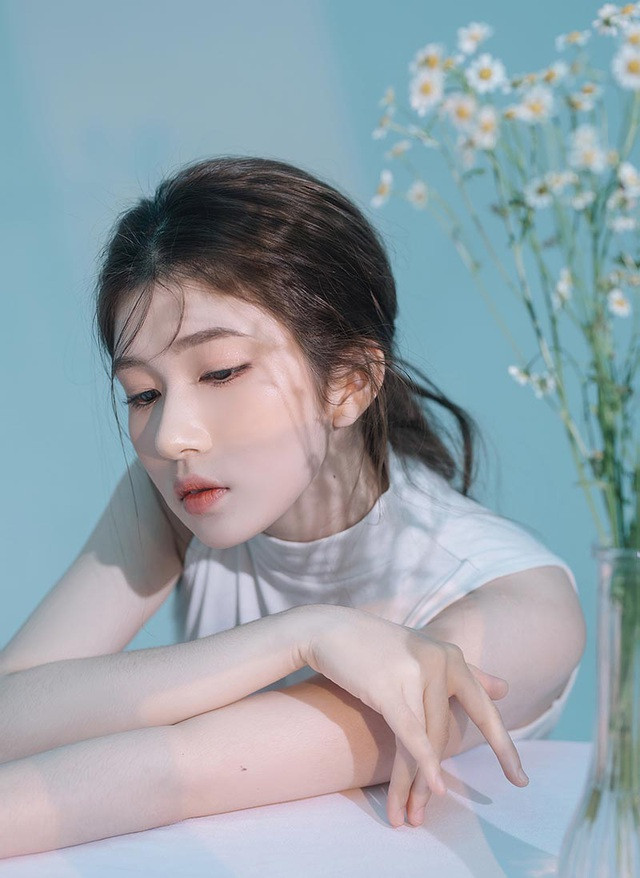 Nhiều người nhận xét rằng, ngoại hình của Châu Linh xinh đẹp không khác gì các hot girl nổi đình đám bấy giờ.