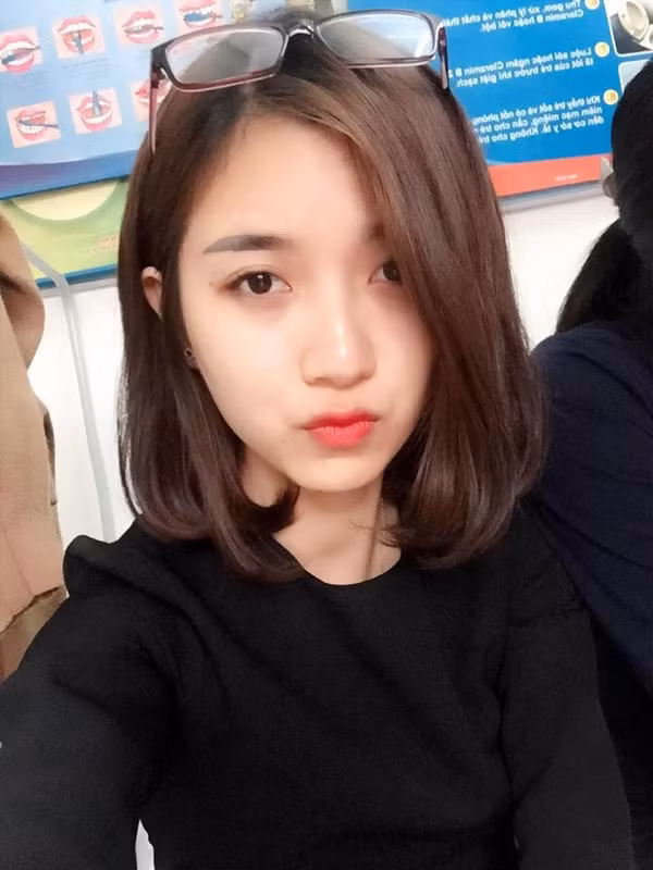 Được biết, ngoài thời gian đứng trên bục giảng, cô giáo 9X cũng thử sức bản thân ở lĩnh vực mẫu ảnh.