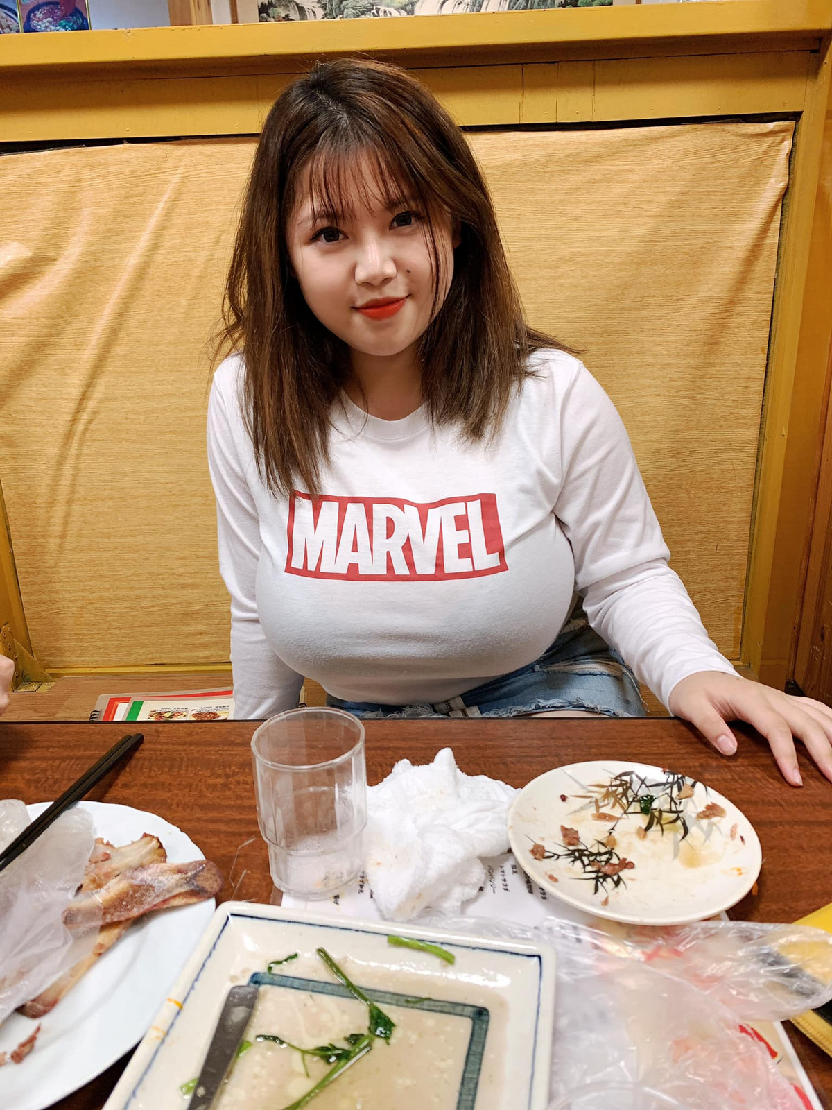 Tuy đã phẫu thuật nhưng vòng một của cô dường như vẫn trở lại với con số cũ.