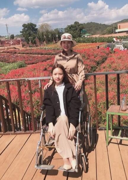 Tro thanh doi chan cua ban than, co gai duoc dan tinh ne phuc-Hinh-3