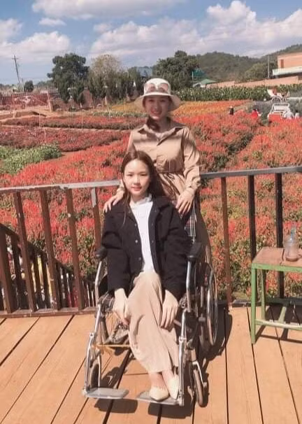 Tro thanh doi chan cua ban than, co gai duoc dan tinh ne phuc-Hinh-3