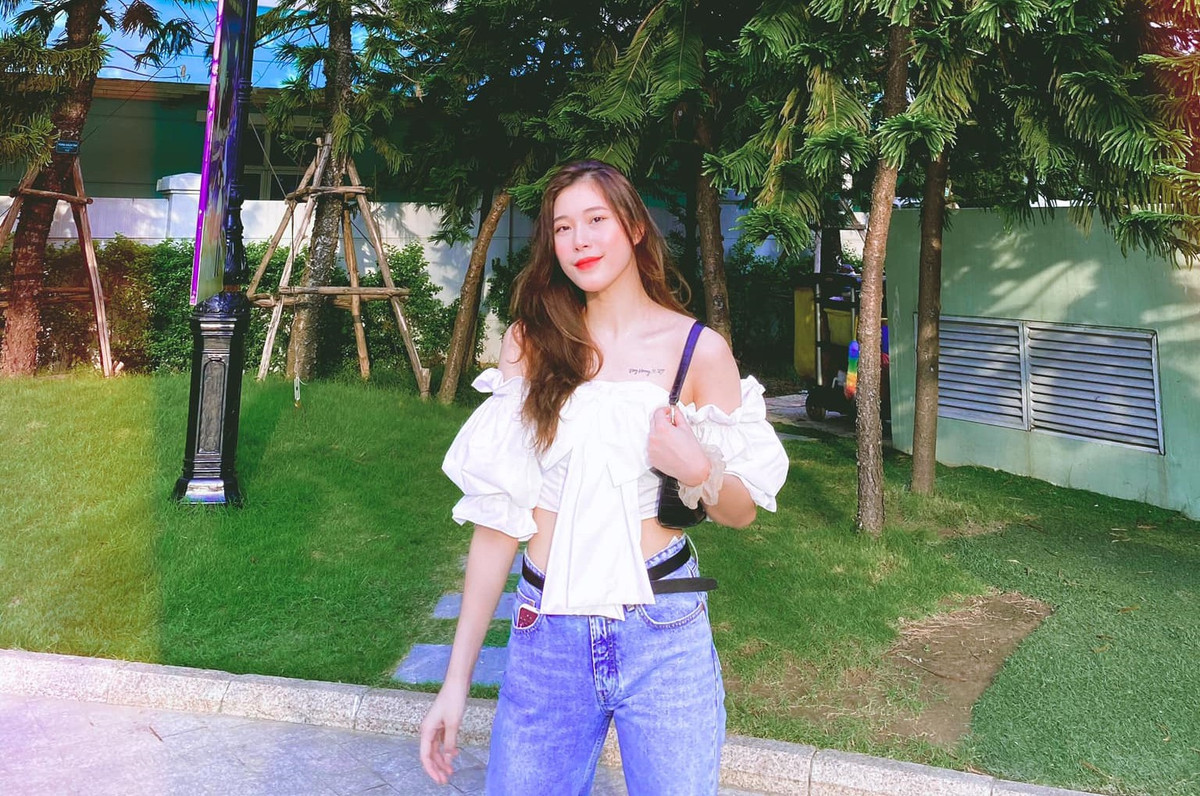 Dù có chiều cao mơ ước nhưng đối với Thu Huyền, đây lại là điều khiến cô tư ti, mặc cảm bởi không hợp diện những trang phục "bánh bèo" như các cô gái khác.