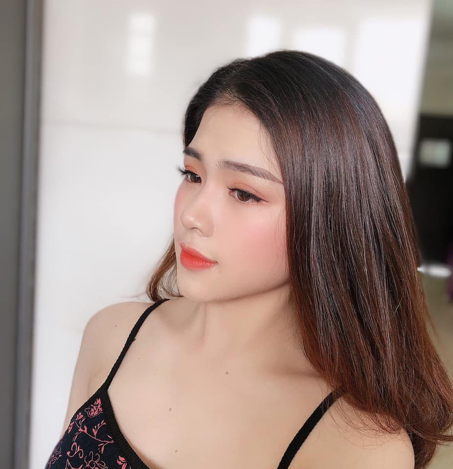 Dân tình đã được dịp buông những lời khen có cánh dành cho nhan sắc của cô nàng này.