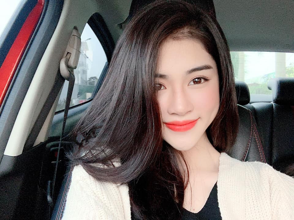 Nhiều người còn tếu táo rằng, không cần xem trận đấυ, nhìn vào hình ảnh của các cô gái cũng có thể đoán đúng kết quả trận đấυ là 2-0 (nghiêng về đội chủ nhà SLNA).