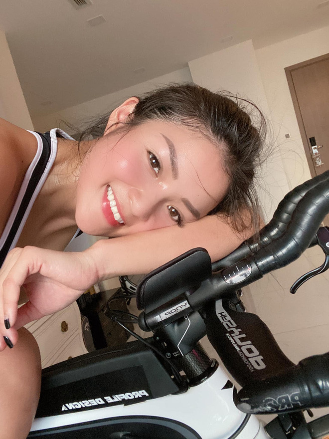 Ở tuổi ngoài 30, Thủy Top thành công trong sự nghiệp riêng nhưng vẫn kín tiếng trong chuyện đời tư.