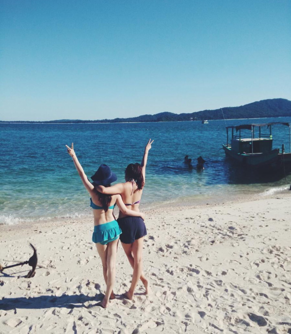 Những bộ cánh "ton sur ton" của đôi bạn khiến những bức ảnh chụp cùng nhau thêm phần đẹp mắt.