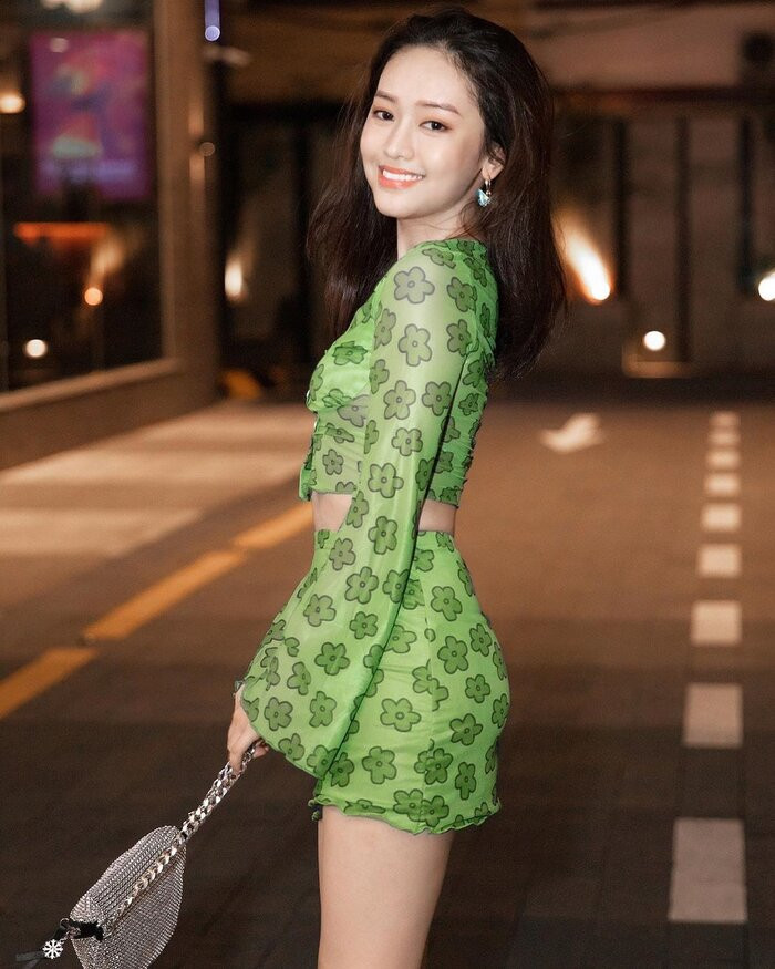 Đang yên đang lành lại trở thành đề tài bị dân mạng bàn tán xôn xao, ngay sau đó Thúy Vi đã nhanh chóng lên tiếng cực "gắt".