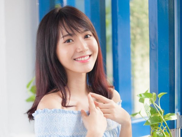 Nhờ giọng hát ngọt ngào, trong trẻo, Jang Mi nhanh chóng được yêu mến, ưu ái với danh xưng "Thánh nữ Bolero".