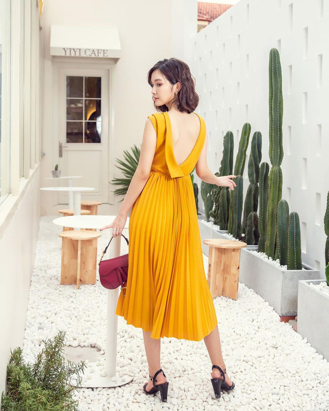 Khi bước vào con đường ca hát chuyên nghiệp, Jang Mi chọn dòng nhạc trẻ thay vì theo đuổi bolero như trước.