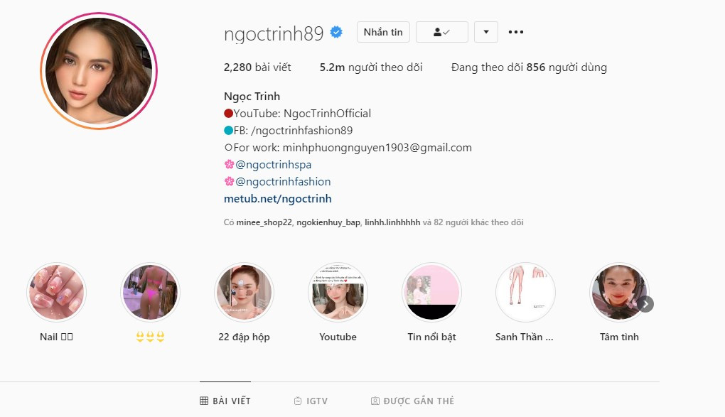 Để cảm ơn khán giả, Ngọc Trinh tổ chức một minigame để trao món quà có giá trị. Đây là cách thu hút tương tác trên mạng xã hội, cũng là hoạt động người đẹp thường làm mỗi lần đạt được cột mốc nào đó.