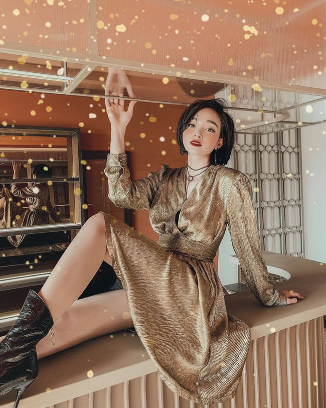 Không chỉ có nhan sắc trẻ trung, nổi bật, cô nàng còn khiến nhiều người ngưỡng mộ bởi cuộc sống hôn nhân hạnh phúc.