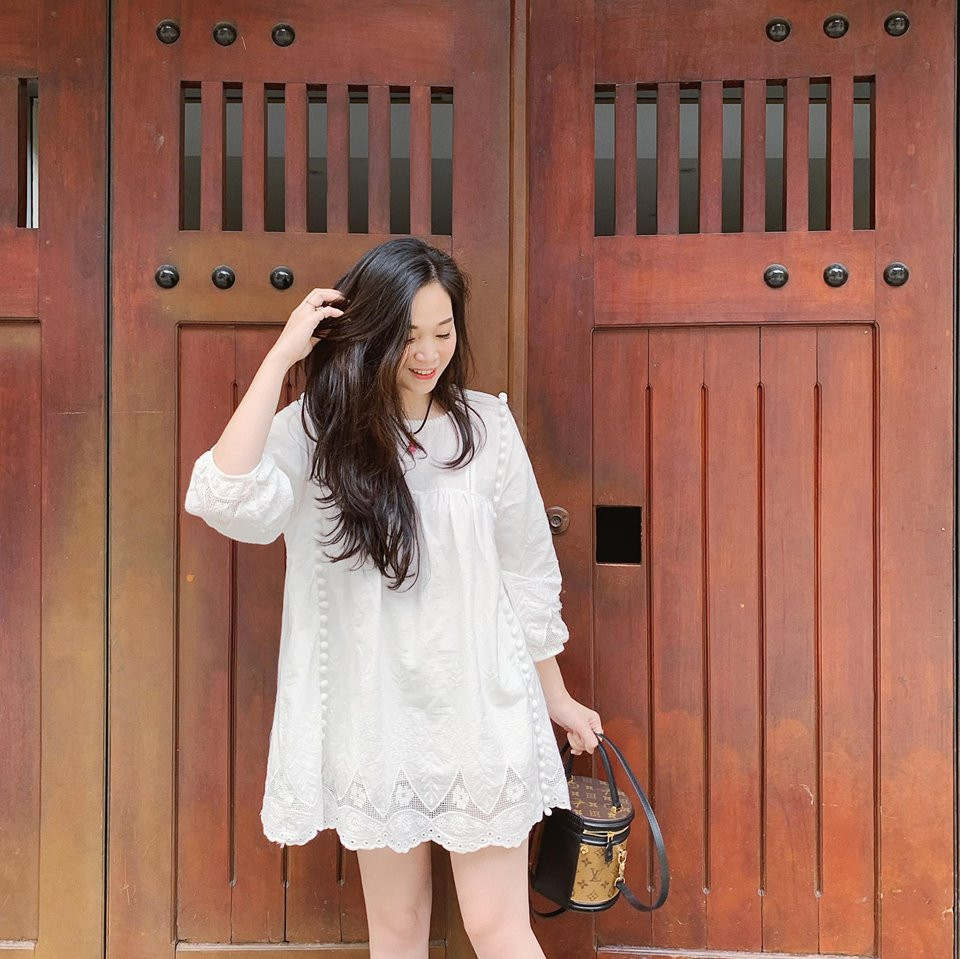 Nhan sắc người mẹ 32 tuổi có vẻ như ngày càng bất chấp thời gian, trẻ trung hơn cả thời kỳ đình đám cách đây gần chục năm.