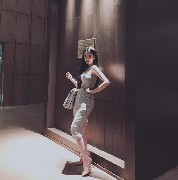 Được biết, cựu hot girl này hiện đang điều hành một cửa hàng mỹ phẩm và cả thời trang uy tín tại Thành phố Hồ Chí Minh.