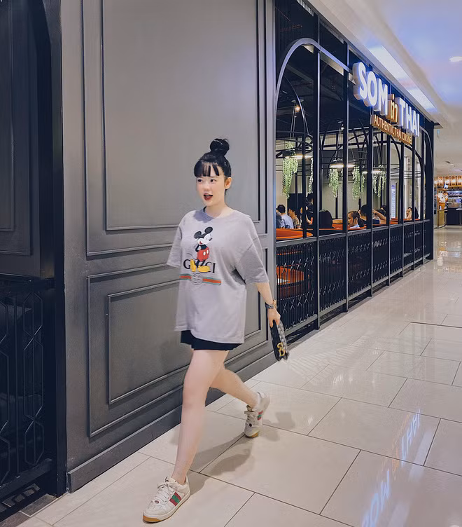 Vân Tiny trước đây được biết đến là một gái xinh nức tiếng trên MXH.