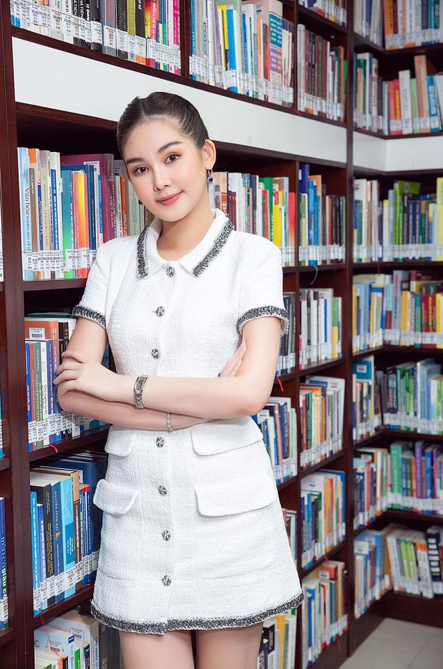 Có thể thấy, Lê Âu Ngân Anh đã có những thay đổi tích cực, không hẳn chỉ thăng hạng nhan sắc và tri thức mà tính cách của cô cũng được lòng công chúng hơn hẳn.