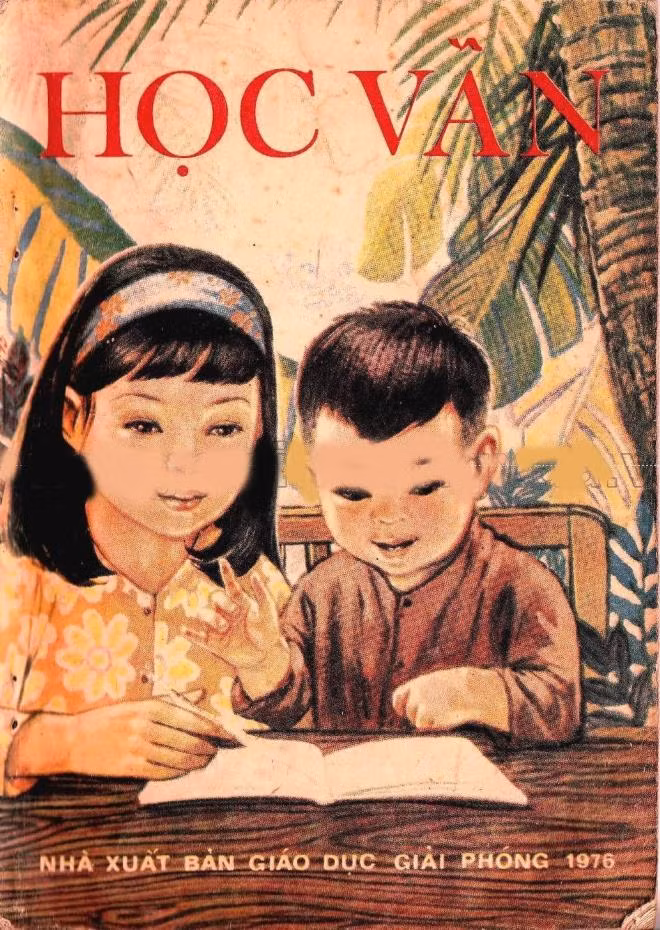 Mỗi trang sách giáo khoa tuy đã ngả màu nhưng vẫn khiến các cô cậu tuổi 20-30 hiện nay thấy bồi hồi thấy cả tuổi thơ trong đó, và những giải nghĩa vô cùng dễ hiểu.