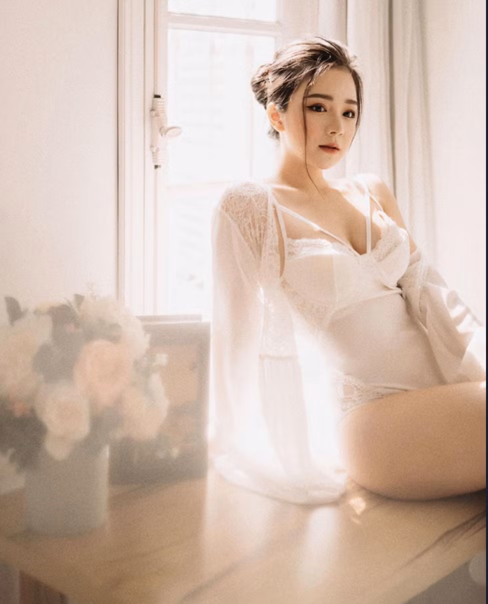 Cô nàng theo đuổi phong cách gợi cảm.