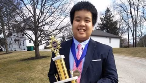 Cũng vào năm 14 tuổi, Nhật Nam quyết định lên đường sang Mỹ du học và gặt hái được rất nhiều thành tích học tập đáng nể.