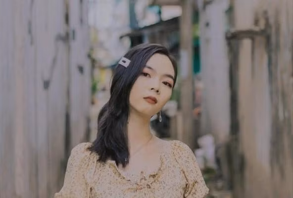 Cô gái này nhận ra quan trọng nhất là nắm vững kiến thức cơ bản nên điều chỉnh bằng cách lập sườn bài và dàn ý trước.