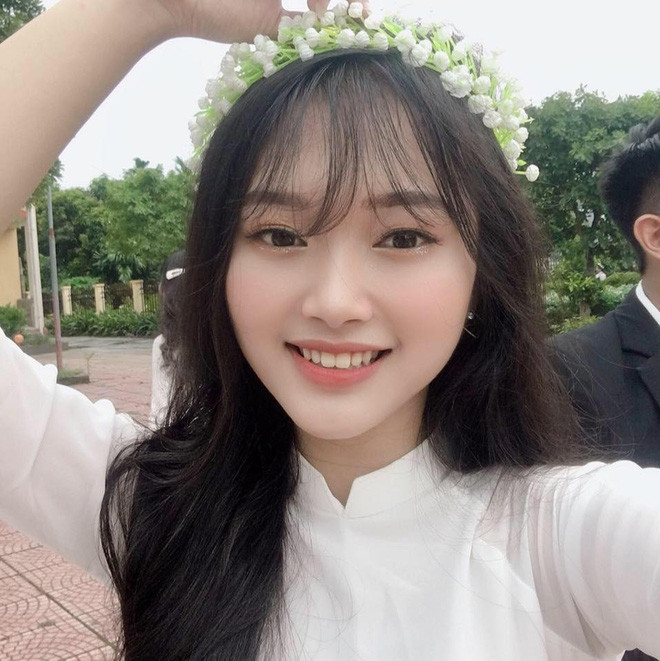 Ngô Thu Hường (THPT Vĩnh Chân, Phú Thọ) là nàng "hot girl" từng gây sốt với 3 điểm 10 thi tốt nghiệp.