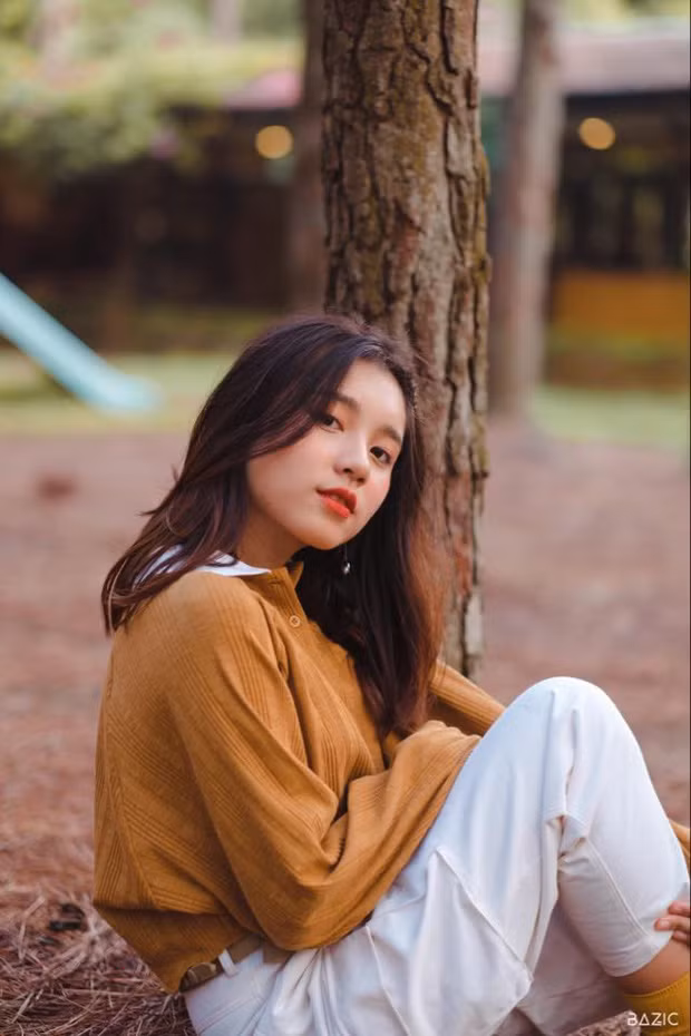 Ngọc Khanh (THPT Chuyên ĐH Sư phạm Hà Nội) là Thủ khoa khối D toàn quốc với 29 điểm. Cô nàng được tuyển thẳng vào ĐH Ngoại thương chuyên ngành Kế toán - Kiểm toán.