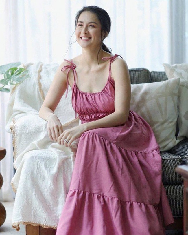 Chỉ sau một thời gian ngắn sinh con thứ hai, người đẹp này đã thành công lấy lại vóc dáng thon thả trứ danh ngày nào.