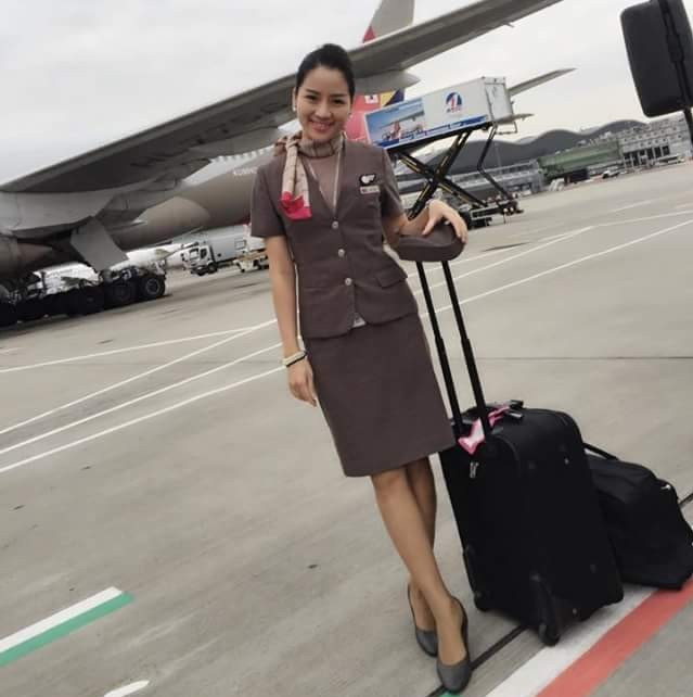 Nguyễn Thị Hải Yến (SN 1988), nữ tiếp viên hàng không của Asiana Airlines, Hàn Quốc. Cô gái quê gốc Thái Nguyên được nhiều người quan tâm không chỉ bởi công việc thú vị, nhiều trải nghiệm lương cao mà còn bởi ngoại hình rất xinh đẹp, ưa nhìn.