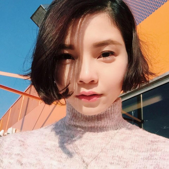 Giống như Hải Yến, Thanh Thủy cũng từng trải qua nhiều lần ứng tuyển, nhiều vòng thi tuyển chọn để được làm việc trong một hãng hàng không danh tiếng tại Hàn Quốc, được nhiều bạn bè khen ngợi và ước ao trở thành một người thành công giống như cô.