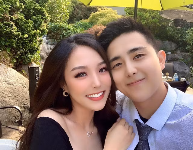 Đáng nói, cặp đôi quen nhau qua mạng, qua một ứng dụng hẹn hò. Vì hợp tính cách, cùng quan điểm sống, cả hai nhanh chóng hẹn hò sau 2 lần gặp gỡ.