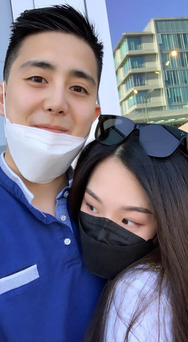 Sarah có tính cách trẻ con, thích được nuông chiều, còn Kwon Giwan trưởng thành, biết cách quan tâm, luôn cho Sarah cảm giác bình yên.