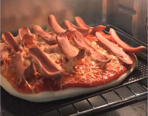 Chiếc bánh pizza khó hiểu nhất từ trước tới nay, đây chính là thảm họa bếp núc khiến nhiều người giật mình.