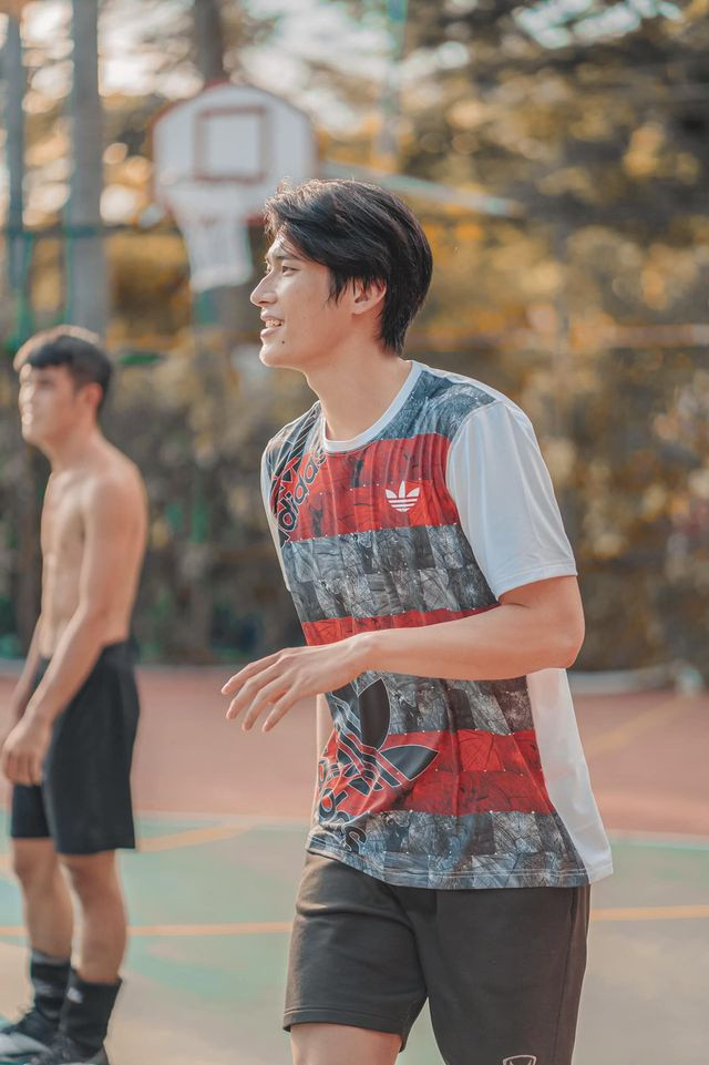 Dù dành nhiều đam mê cho bộ môn này và dự định gắn bó lâu dài, Hiếu không còn lựa chọn nào khác ngoài giải nghệ khi sức khỏe không còn cho phép. Tháng 3 vừa qua, chàng trai Ninh Bình Nam tiến, lập nghiệp trở lại ở tuổi 24.