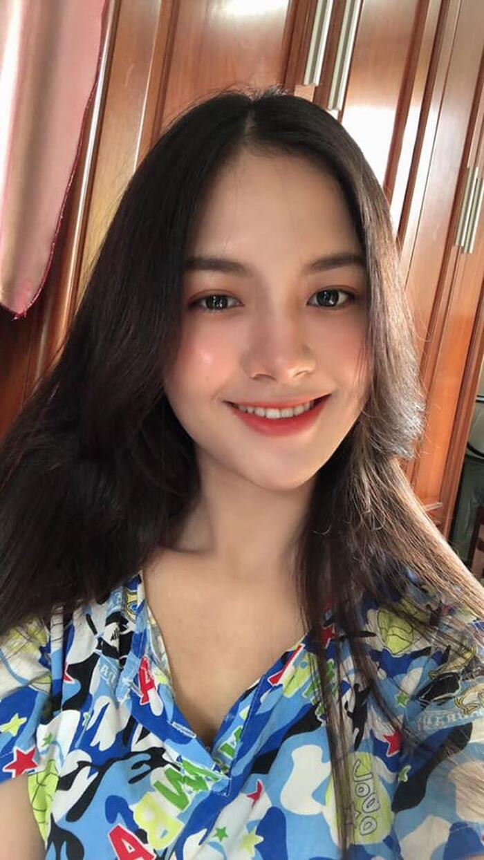 Hiện, gái xinh này đang học chuyên ngành Tài chính Ngân hàng.