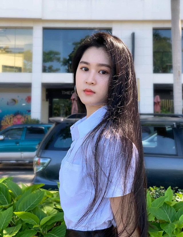 Võ Lê Tố Uyên nhận được nhiều lời nhận xét rằng cô có nét đẹp như diễn viên Hoa ngữ. Trước điều này, Tố Uyên cảm thấy vui vẻ và nói rằng, được là chính mình mới là điều quan trọng nhất.