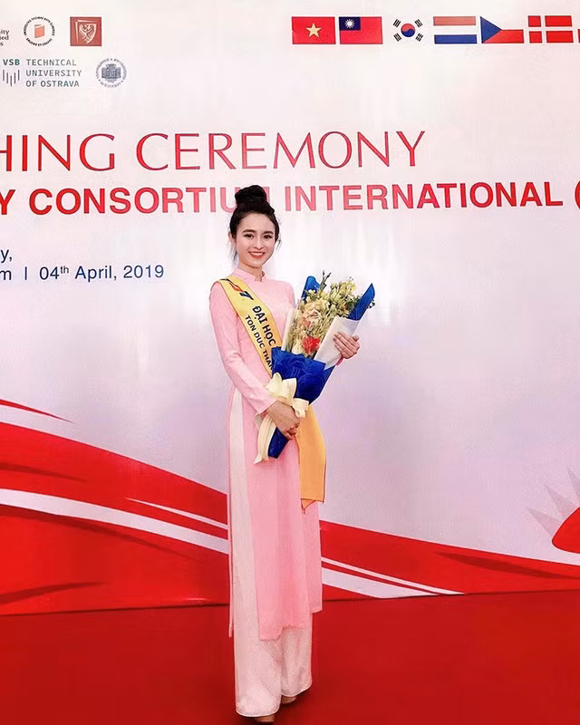 Ái Phi hiện đang theo học tại khoa Luật.