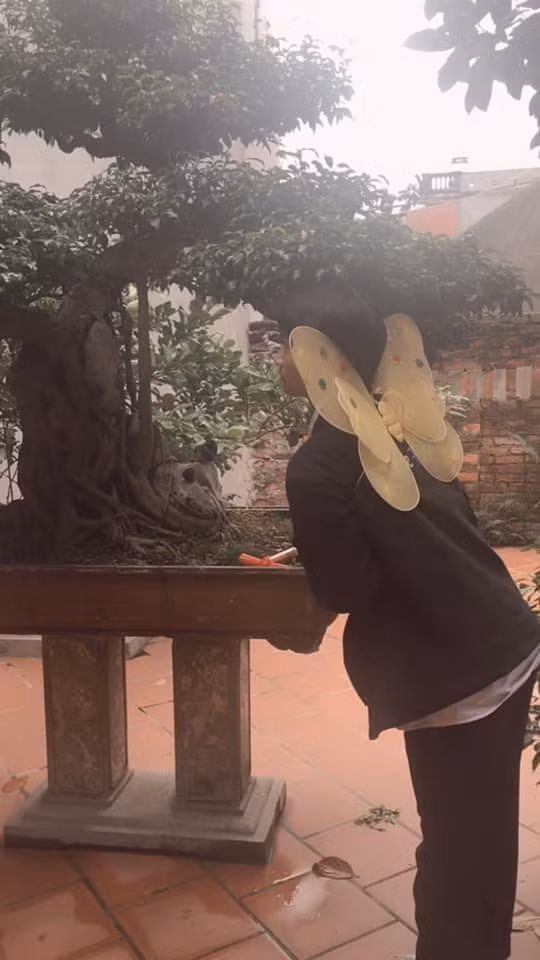 Những hình ảnh cho thấy dù sống trong thời hiện đại nhưng lúc nào Trung thu cũng là dịp để mỗi gia đình được thêm quây quần, còn học sinh được cùng nhau bày trò vui nhộn.