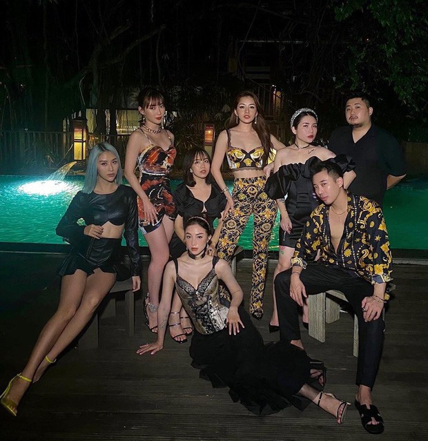 Chi Pu đã có động thái gây chú ý giữa lúc dân tình đang xôn xao bàn tán. Giọng ca Cung đàn vỡ đôi bất ngờ chia sẻ hình ảnh sexy được chụp lại trong chuyến du lịch vừa qua cùng hội bạn.