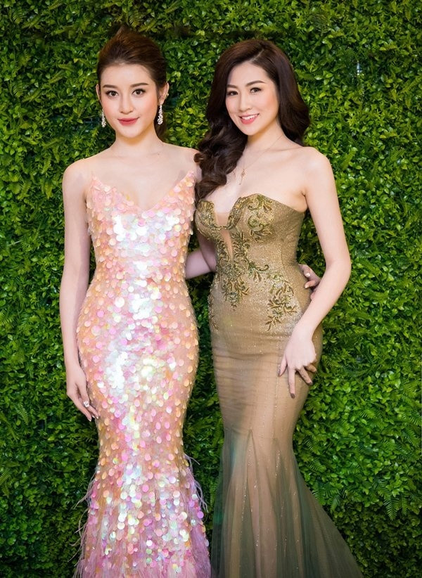 Được biết, Bảo Hưng - chàng thiếu gia từng hẹn hò Tú Anh nhưng đã chia tay lại âm thầm tới ủng hộ cho Huyền My trong ngày thi trọng đại này. Nhiều người cho rằng, việc bạn trai cũ tới cổ vũ cho Huyền My khiến Tú Anh cảm thấy không thoải mái.