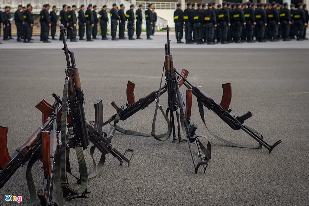 Là đơn vị đặc biệt tinh nhuệ, mũi nhọn của Công an Hà Nội, Tiểu đoàn Cảnh sát đặc nhiệm luôn được giao những nhiệm vụ quan trọng, khó khăn, nguy hiểm. Đây được coi là lá chắn thép bảo đảm an ninh, trật tự thủ đô.
