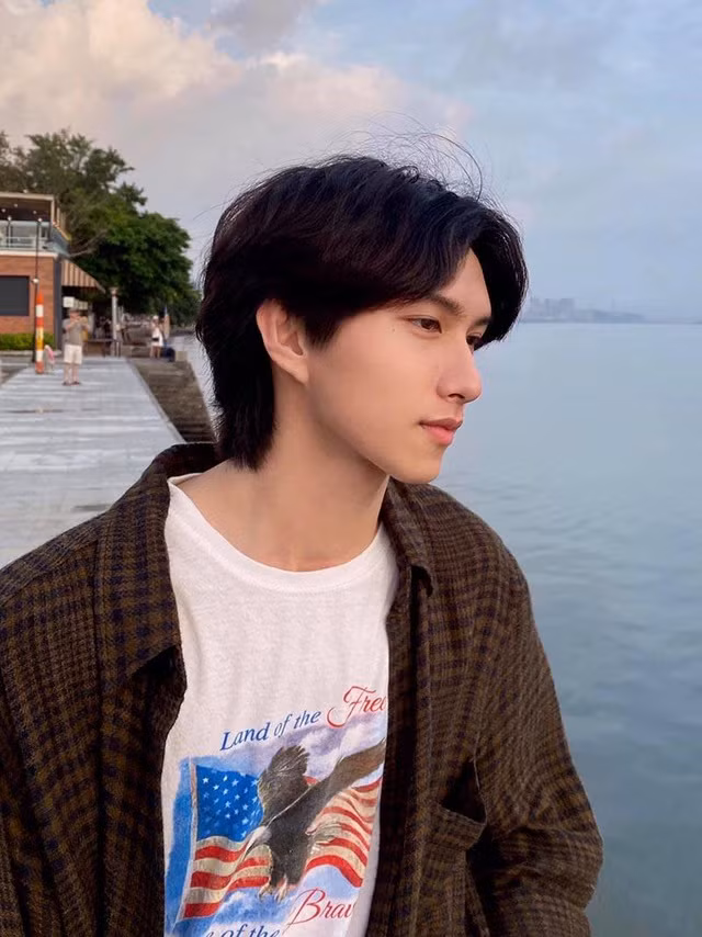 Nam du hoc sinh khien fan xieu long vi dep tai tu la ai?