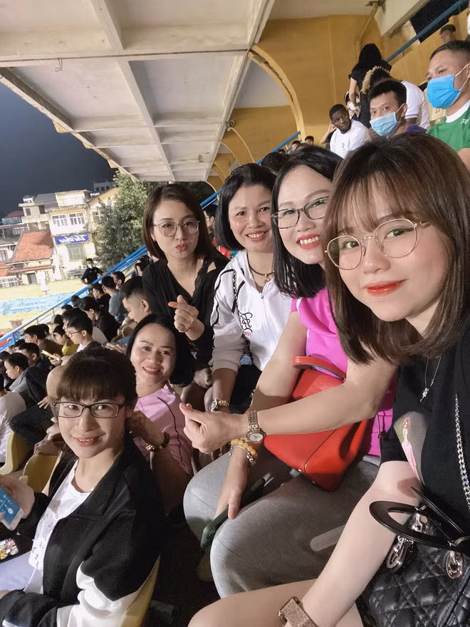 Me Huynh Anh va me Quang Hai gap mat, dam cuoi can ke?