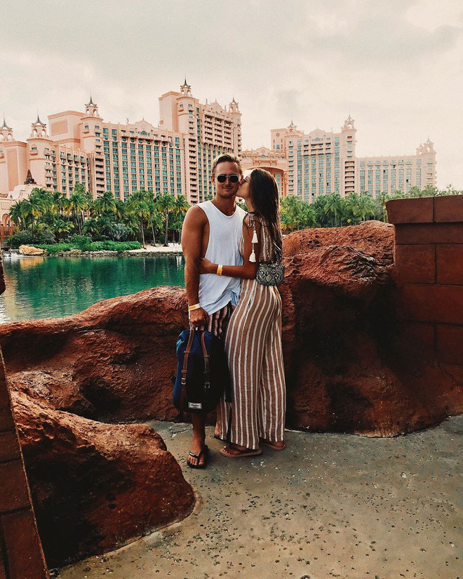 Từ sau khi nổi tiếng đình đám trên MXH Việt Nam, Celine Farach sở hữu lượng fan khủng. Cô nàng thường xuyên cập nhật hình ảnh đời thường trên Instagram.