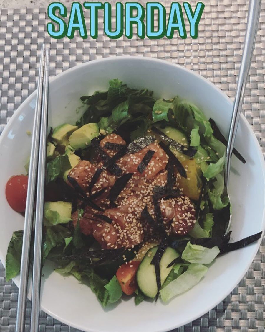 Hạn chế tinh bột và chất béo là nguyên tắc dinh dưỡng mà Kaity áp dụng. Cô bộc bạch, không chiến thắng nổi bản thân vì cơn thèm ăn. Vì vậy, trong tuần cô ăn kiêng khem thì cuối tuần sẽ cho bản thân được thoải mái.