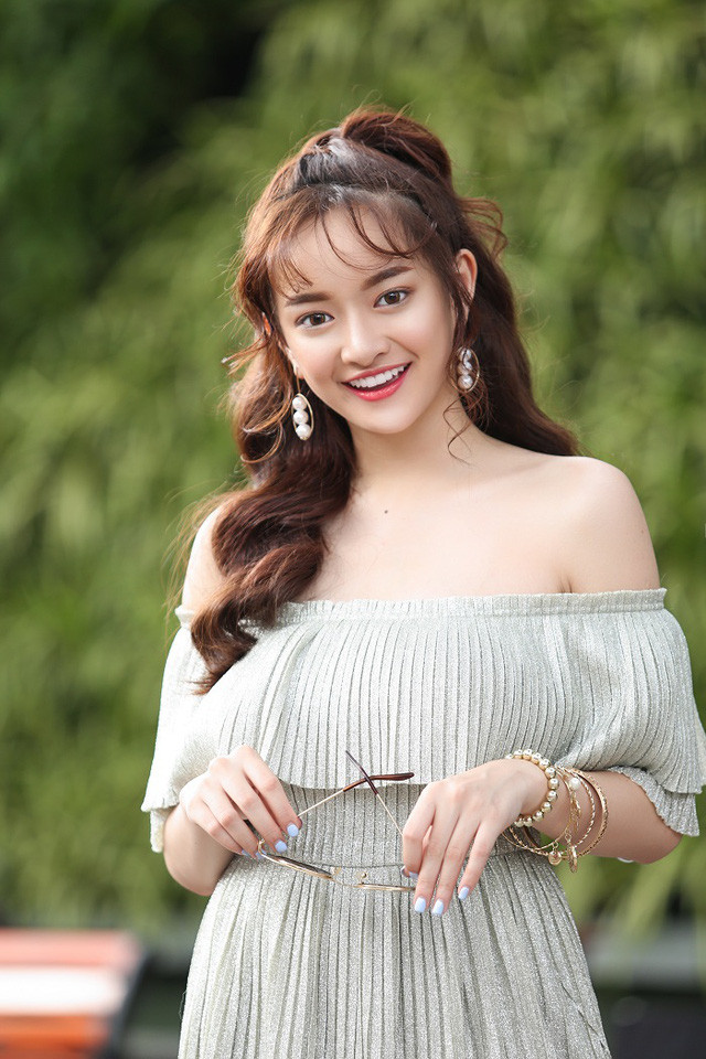 Ngoài ra, cô thường livestream nói chuyện với người hâm mộ trong lúc ăn salat để giúp bản thân quên đi cơm thèm ăn các món yêu thích. Trong mỗi thời điểm, Kaity sẽ áp dụng chế độ giảm cân khác nhau. Khi cô thực hiện ăn Eat Clean, khi dùng biện pháp detox bằng sinh tố uống cho một liệu trình.