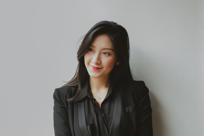 Cô nàng thường xuyên có mặt ở các hiện trường tìm kiếm cứu nạn, thu thập tin tức về các cán bộ chiến sĩ mất tích ở thủy điện Rào Trăng 3.