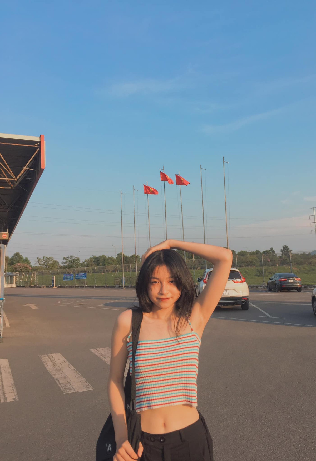 Ngoài gương mặt, Hằng còn sở hữu thân hình chuẩn chỉnh vạn người mê.