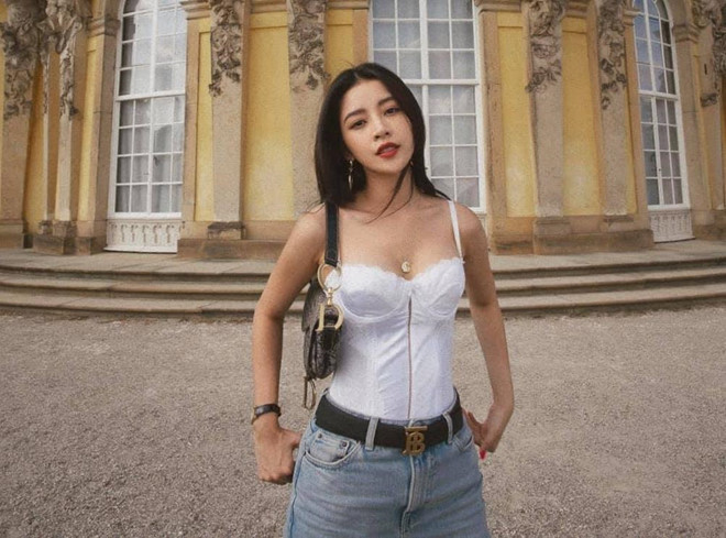 Từ khi đặt chân vào showbiz đến nay, Chi Pu nổi tiếng là người đẹp rất chịu khó thay đổi hình tượng để làm mới bản thân.