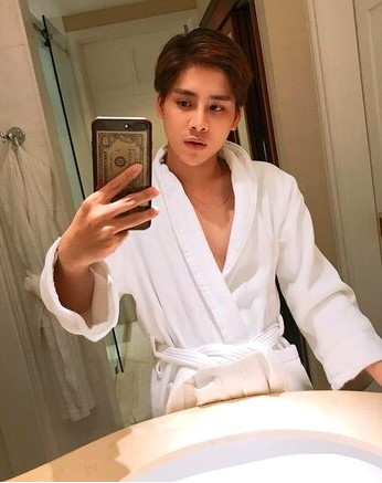 Trải qua giai đoạn nỗ lực không ngừng, từ hai bàn tay trắng, anh chàng đã từng bước đi lên, có được những thành tựu đáng nể trong sự nghiệp.