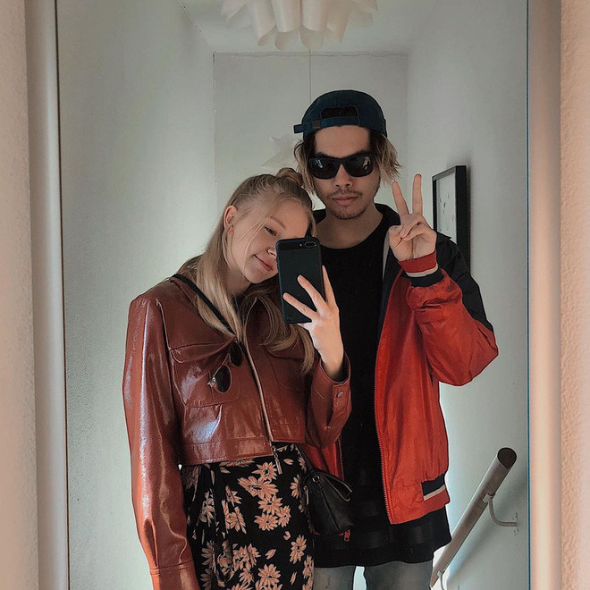 Hiện tại, "thiên thần Đan Mạch" đã có bạn trai là con lai Âu - Á, hơn Simoe 3 tuổi. Mặc dù vậy, ngoại hình của Kevin bị chê là không xứng đôi khi đứng cạnh một nữ thần xinh đẹp như Simoe.